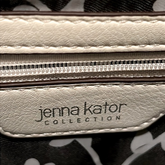 Jenna Kator Handbag/ Crossbody - Picture 13 of 16